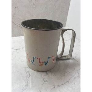 Vintage Androck White Ducks Round One Hand Operation Flour Sifter Kitchenware